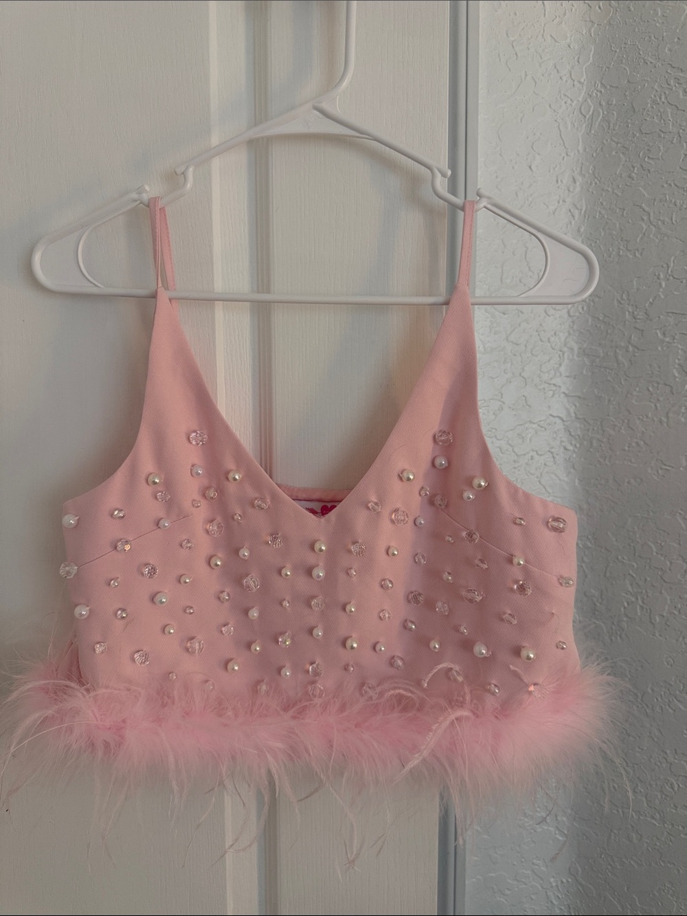 NWOT Buddy Love Pink Pearl & Feather Trim Crop Tank